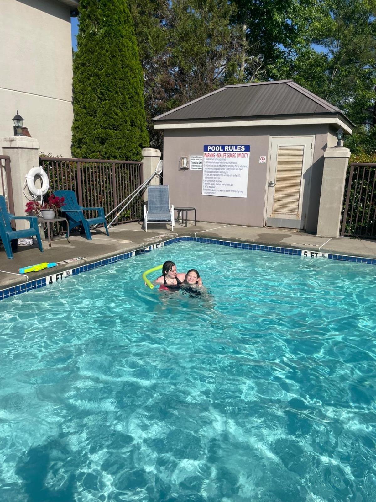 Quality Inn & Suites Dawsonville Exterior photo
